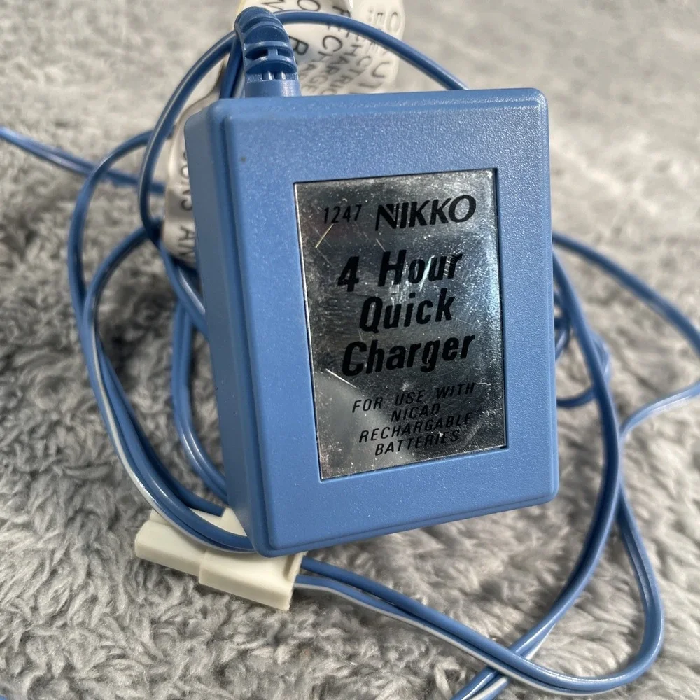 Nikko 4 Hour Quick Plug Charger (blue) 4.8V NI-CD - 1247 VTG Tested Working
